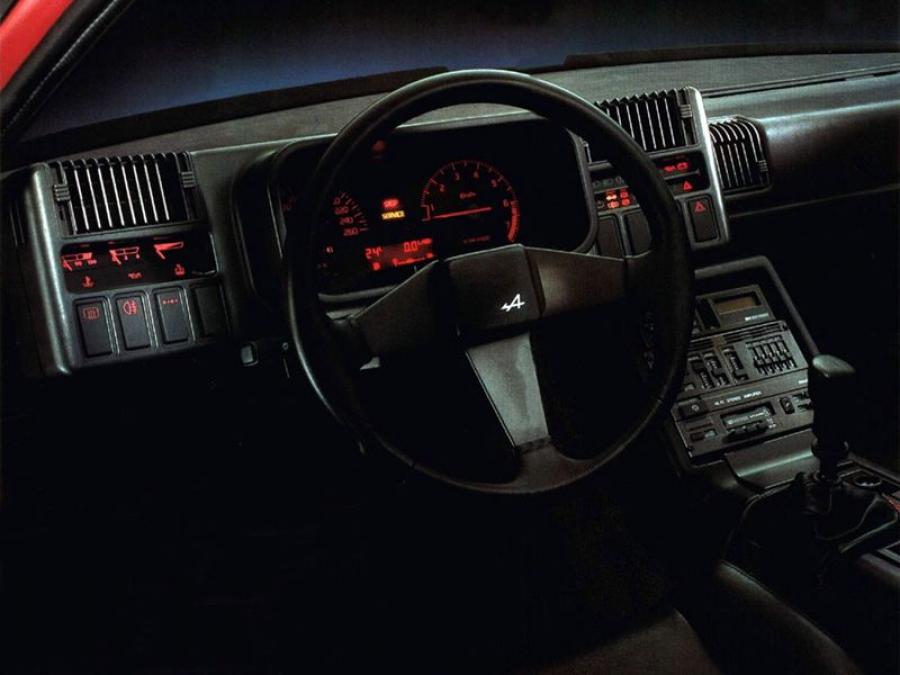  Renault Alpine GTA V6 Turbo 1985 года  (фото 3 из 17)